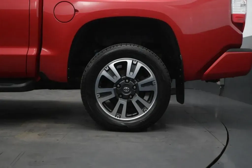 Toyota Tundra photo 14