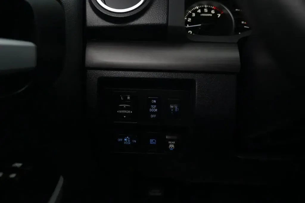 Toyota Tundra photo 29