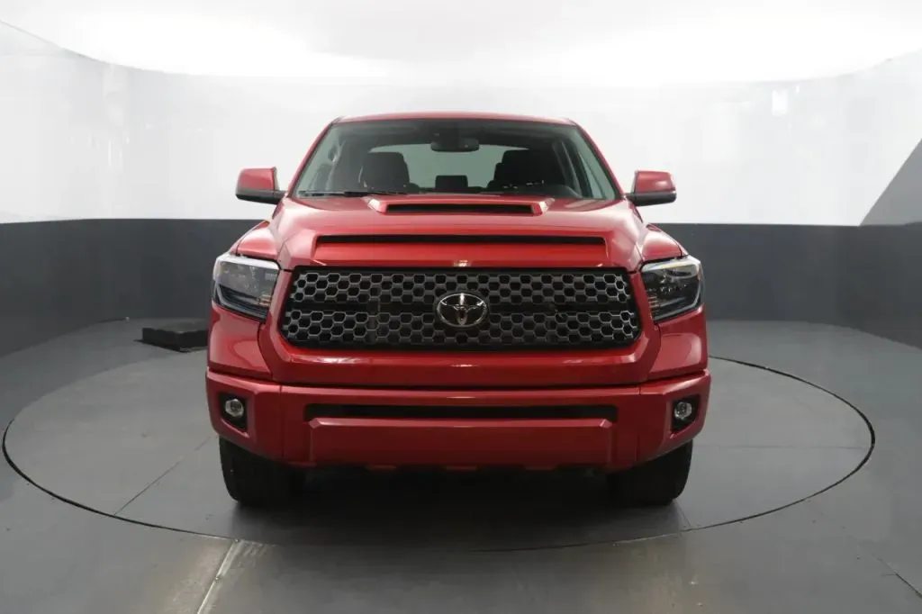 Toyota Tundra photo 8