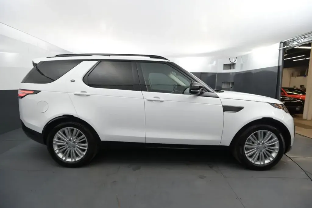 Land Rover Discovery photo 6