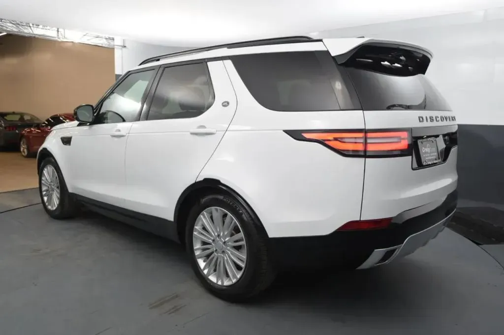 Land Rover Discovery photo 3