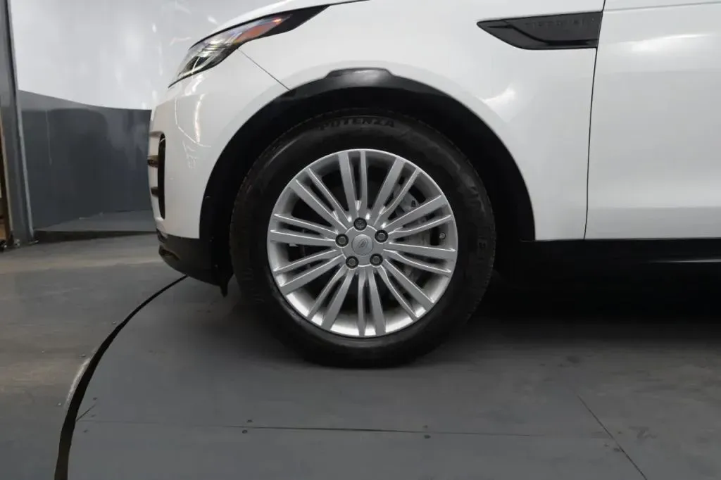 Land Rover Discovery photo 11