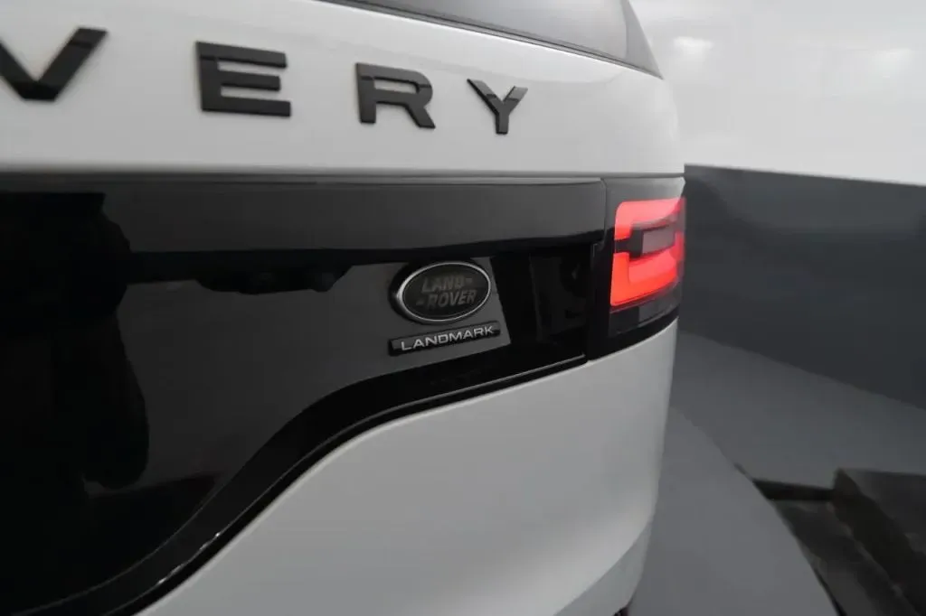 Land Rover Discovery photo 16
