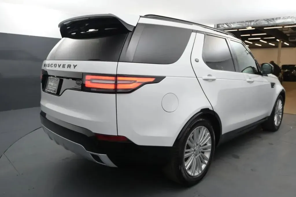 Land Rover Discovery photo 5