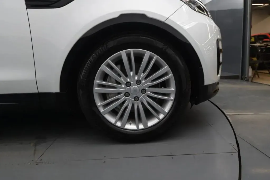 Land Rover Discovery photo 19