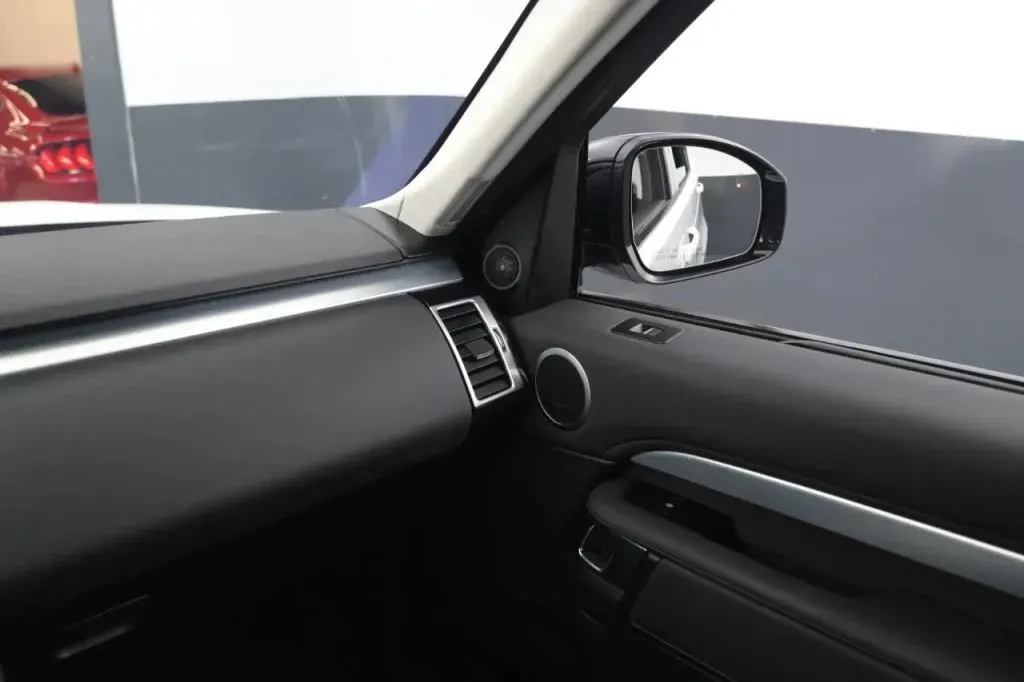 Land Rover Discovery photo 31