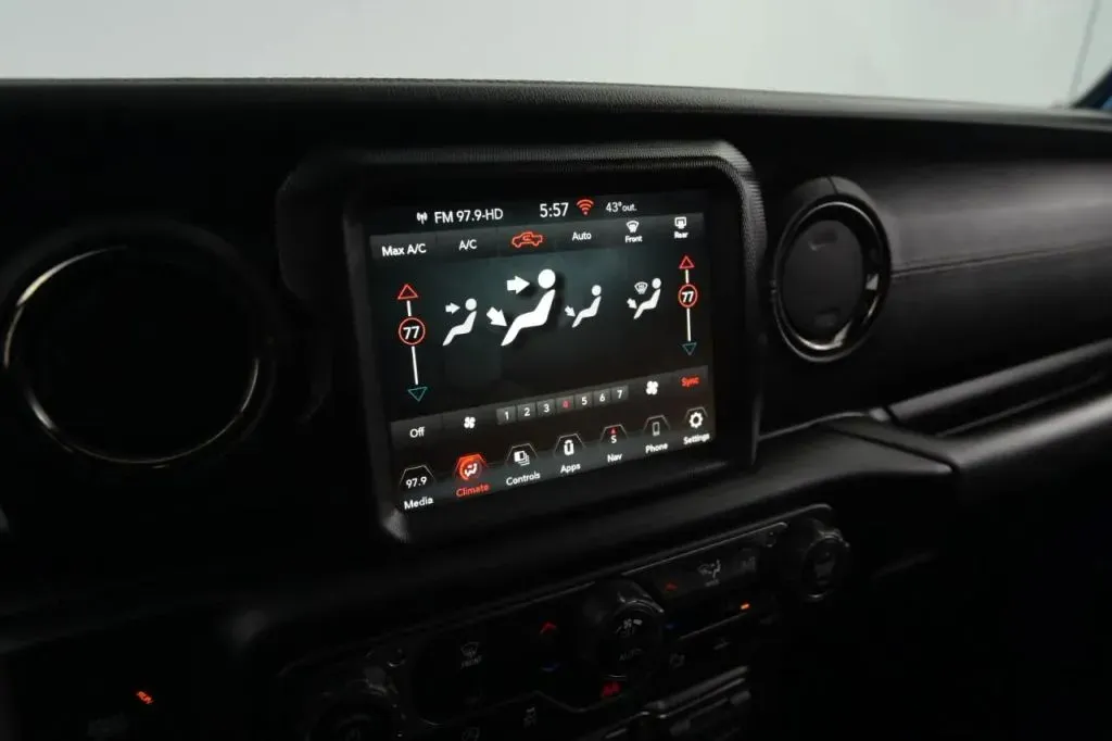 Jeep Gladiator photo 26