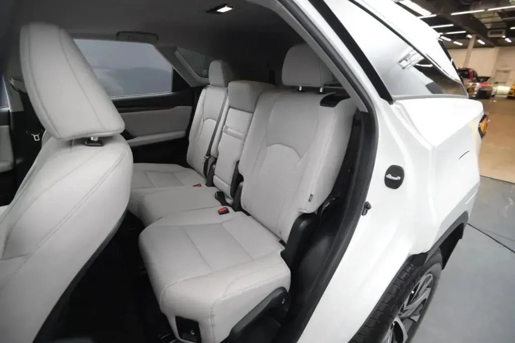 Lexus RX photo 50