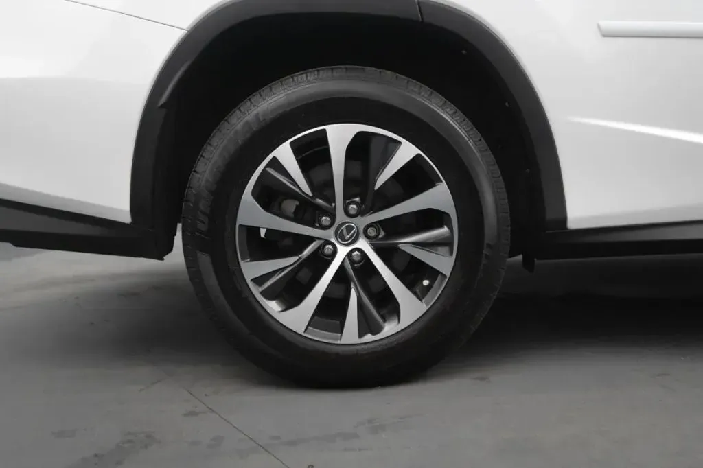 Lexus RX photo 20