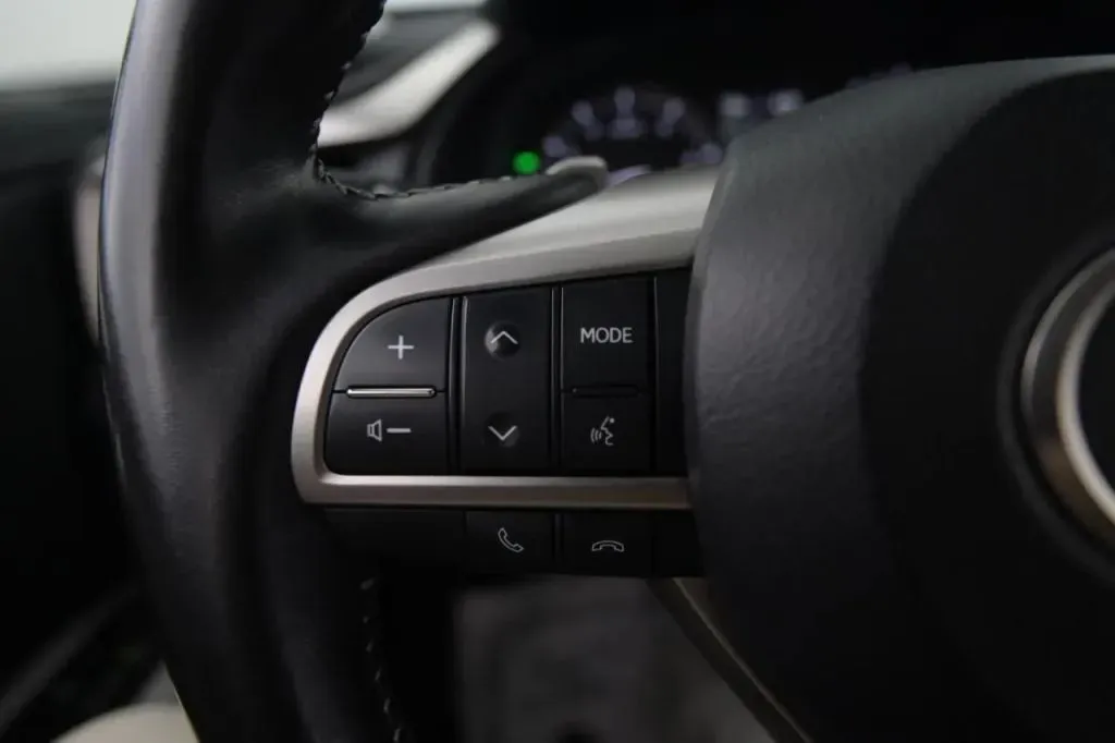 Lexus RX photo 25