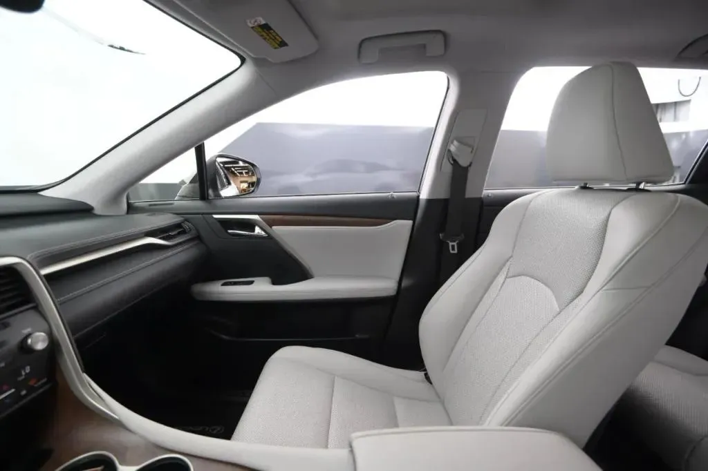 Lexus RX photo 31