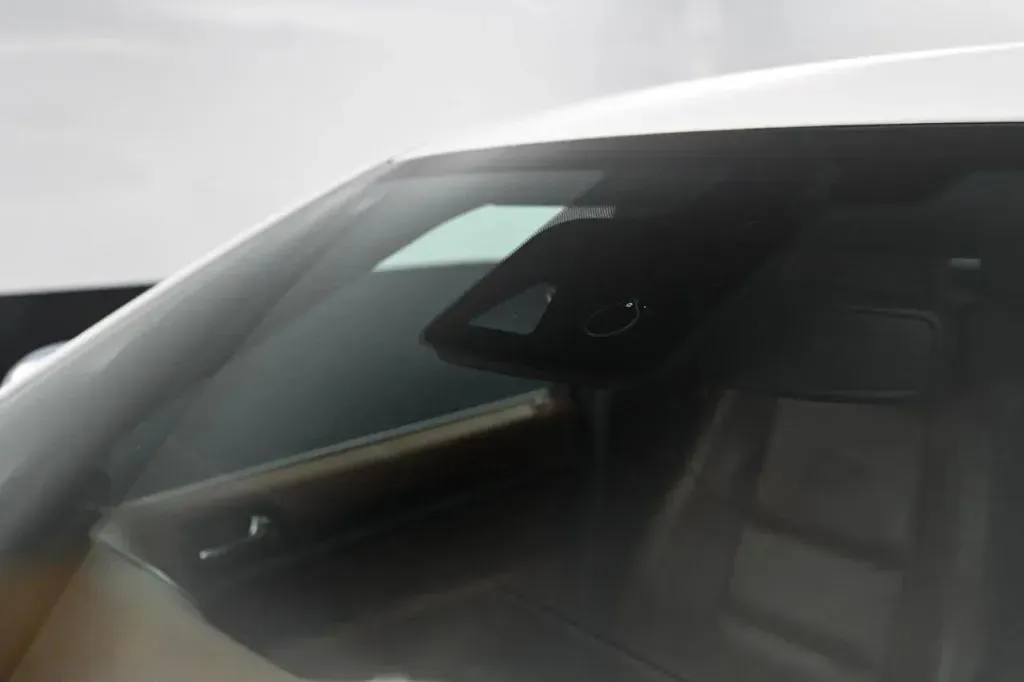 Jeep Grand Cherokee photo 12