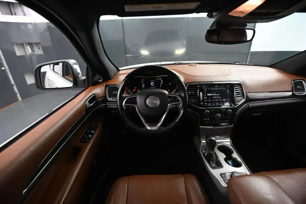 Jeep Grand Cherokee photo 24