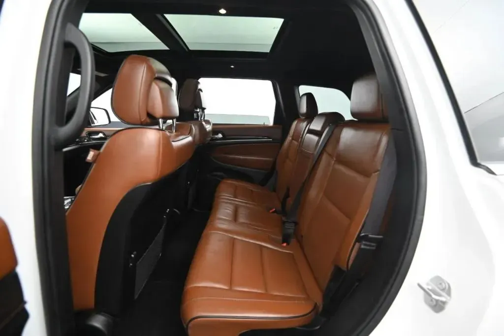 Jeep Grand Cherokee photo 40