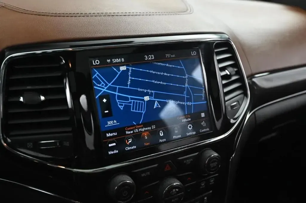 Jeep Grand Cherokee photo 29