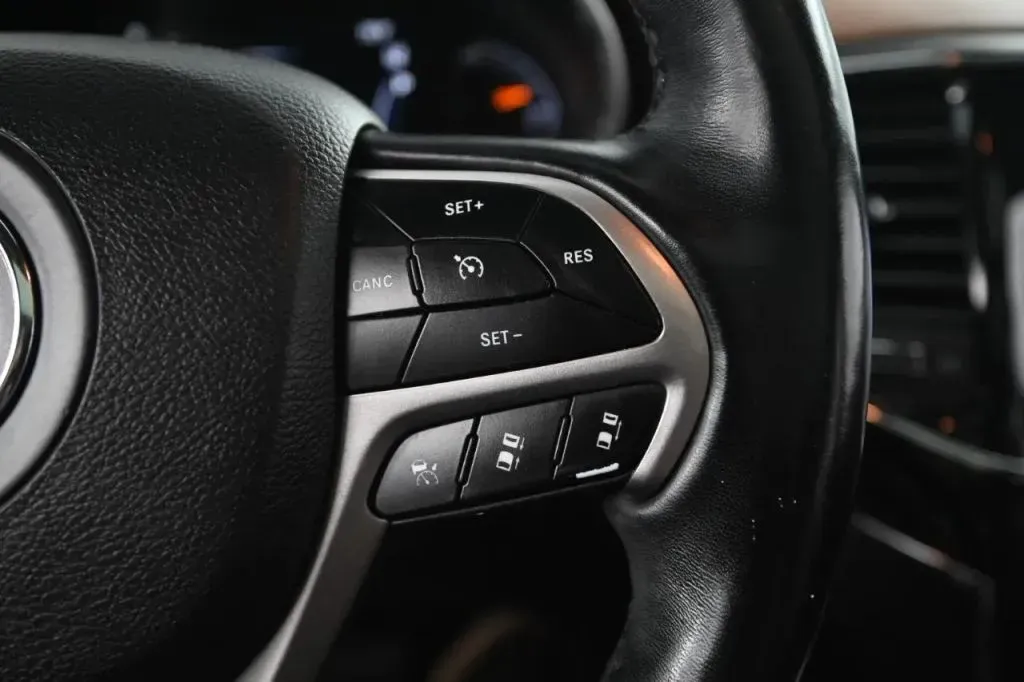Jeep Grand Cherokee photo 34