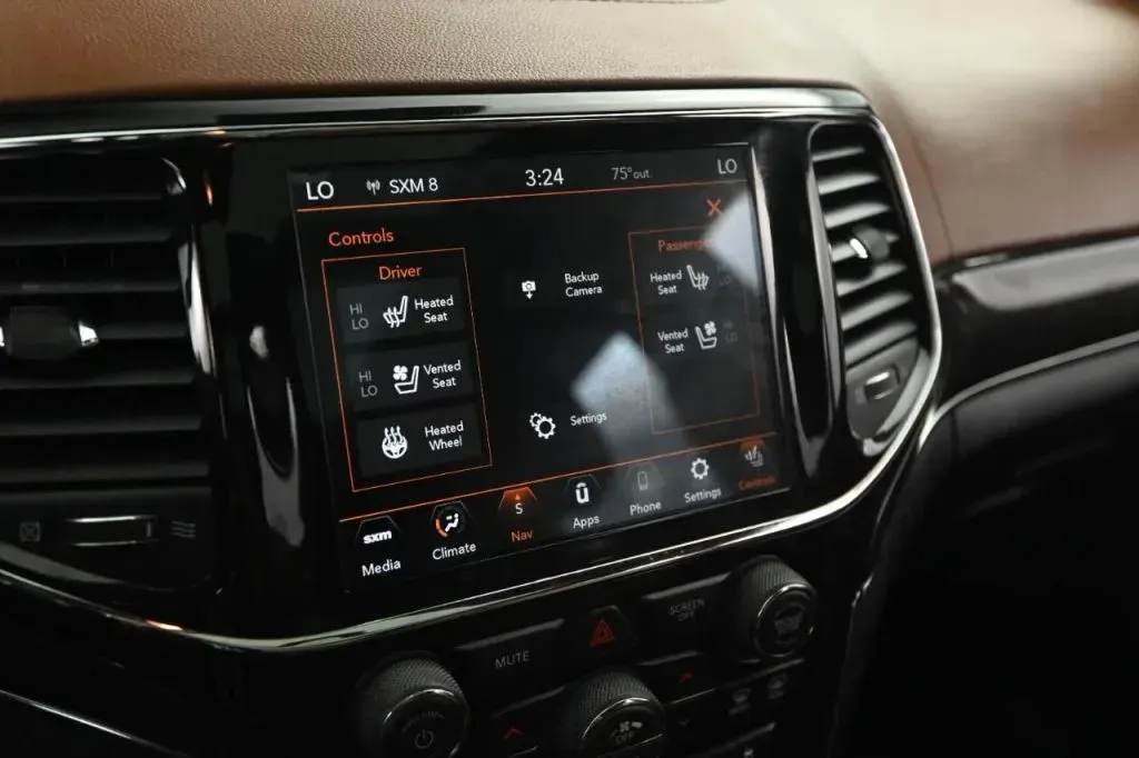 Jeep Grand Cherokee photo 31