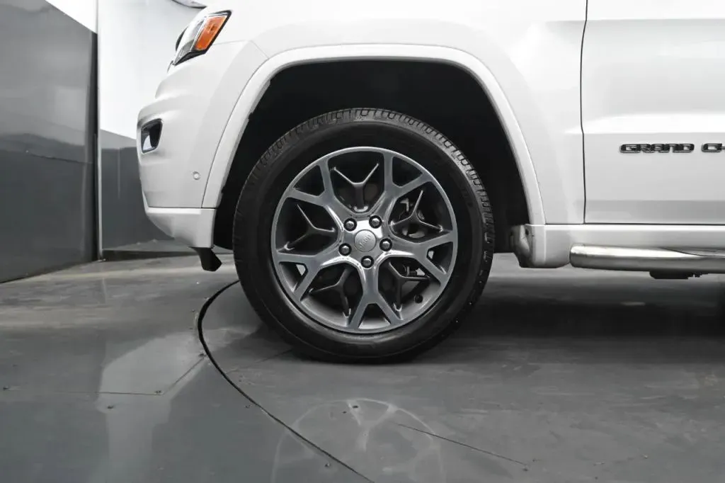 Jeep Grand Cherokee photo 10