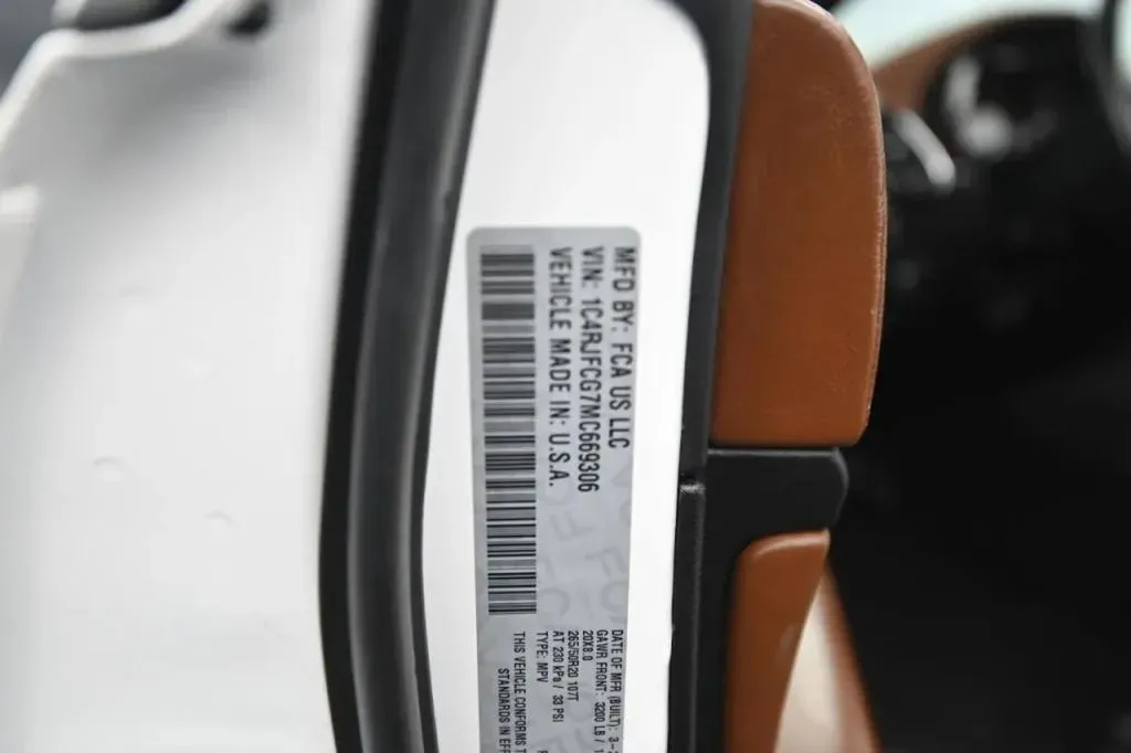 Jeep Grand Cherokee photo 26