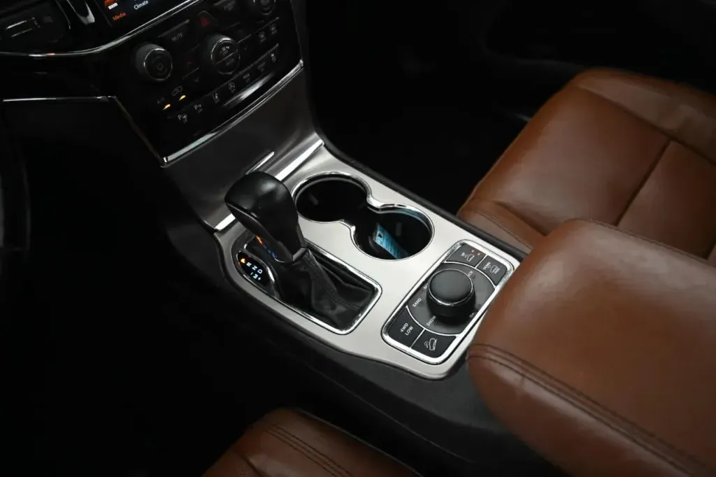Jeep Grand Cherokee photo 23