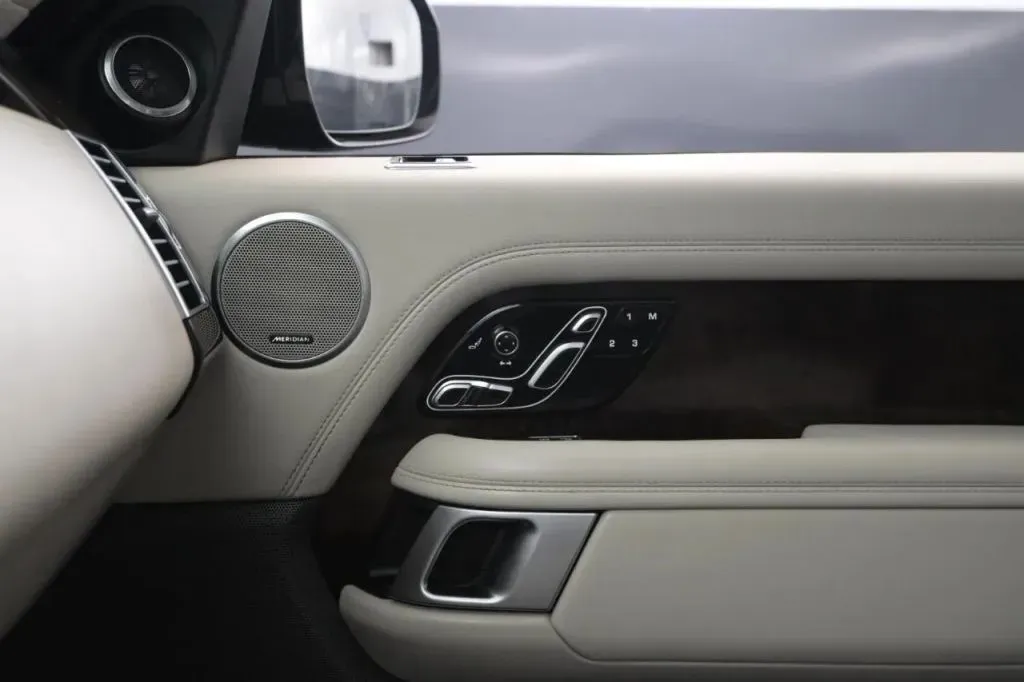 Land Rover Range Rover photo 30