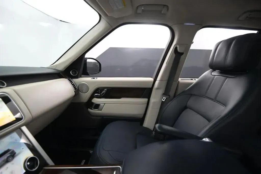 Land Rover Range Rover photo 29