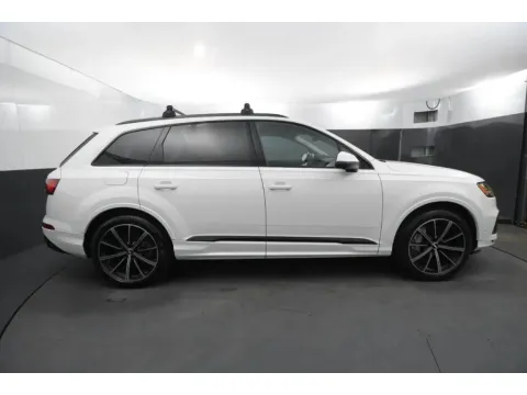 More photos of 2021 Audi Q7 55 TFSI Premium Plus Sport Utility 4D at Crazy Cars Hillside, NJ