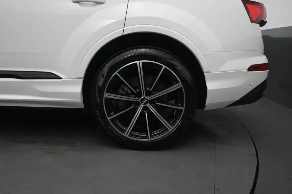 Audi Q7 photo 15