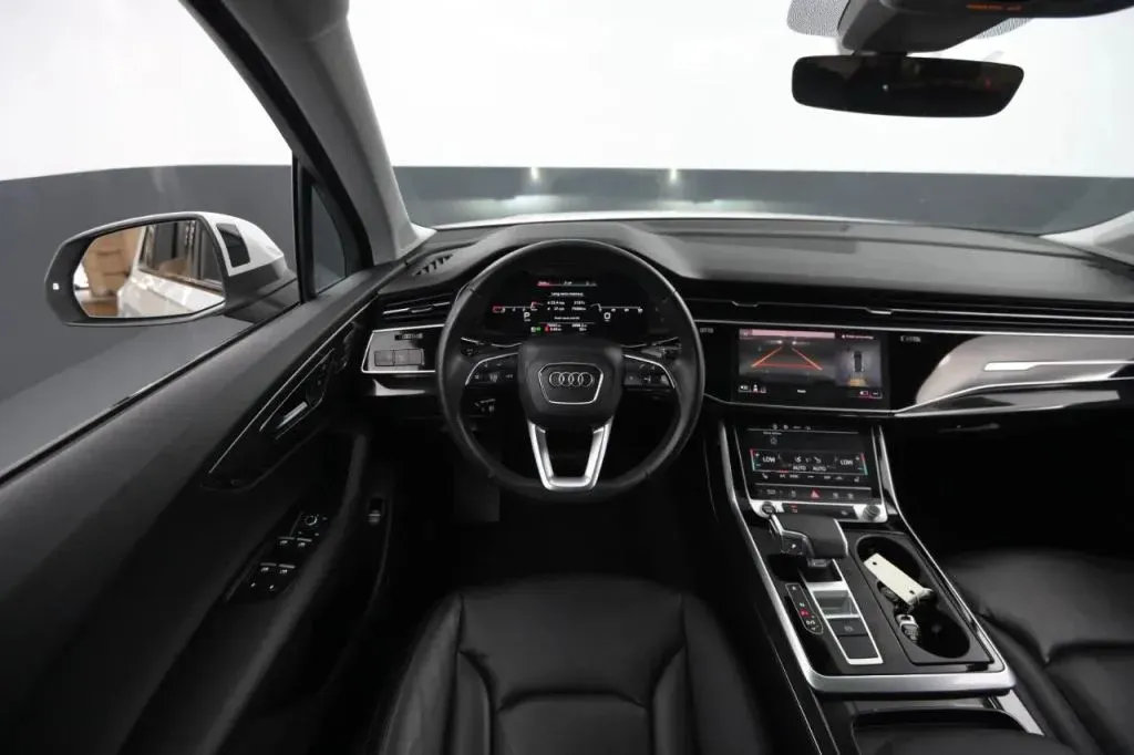 Audi Q7 photo 36
