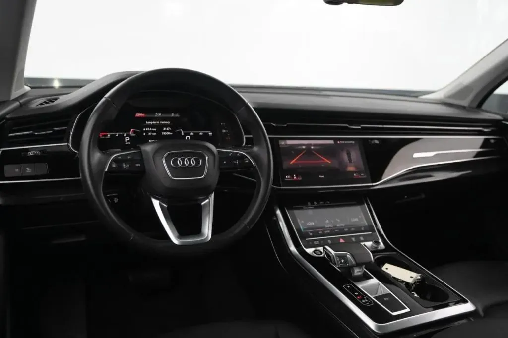 Audi Q7 photo 38