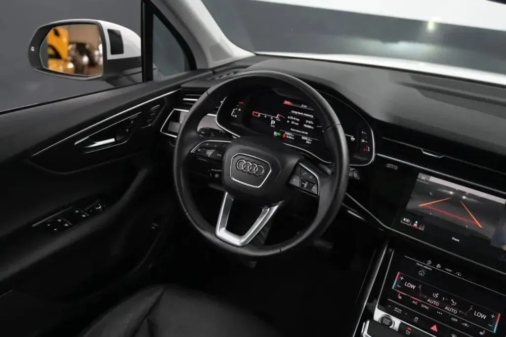 Audi Q7 photo 35