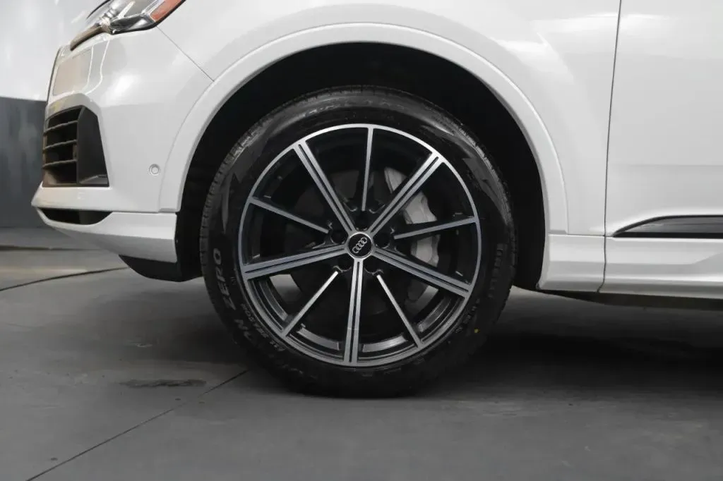 Audi Q7 photo 9