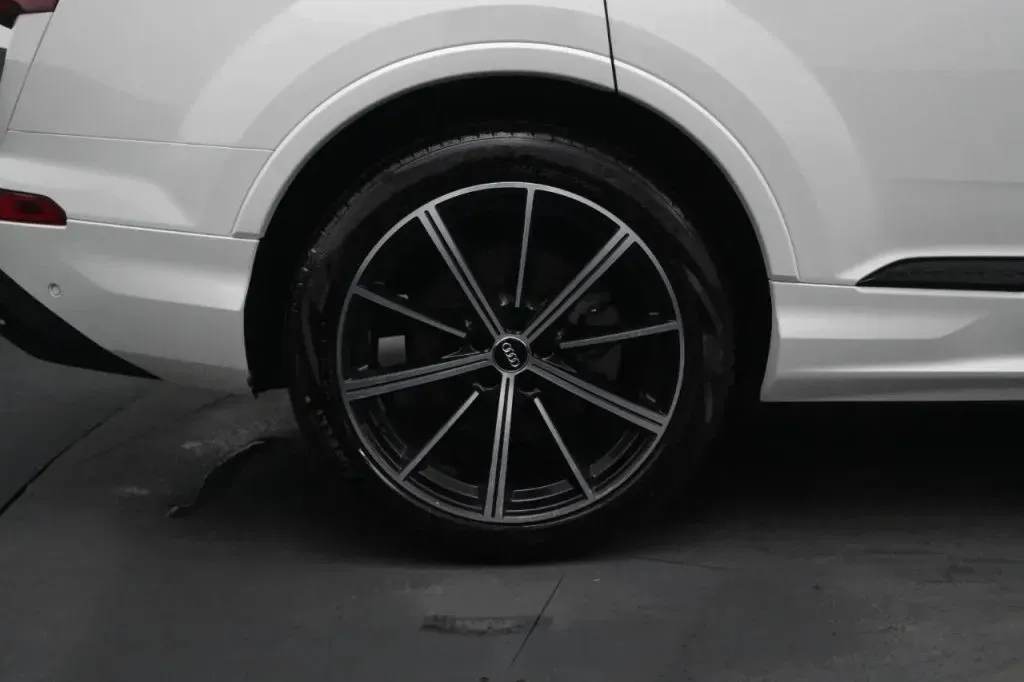 Audi Q7 photo 19