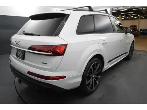 More photos of 2021 Audi Q7 55 TFSI Premium Plus Sport Utility 4D at Crazy Cars Hillside, NJ