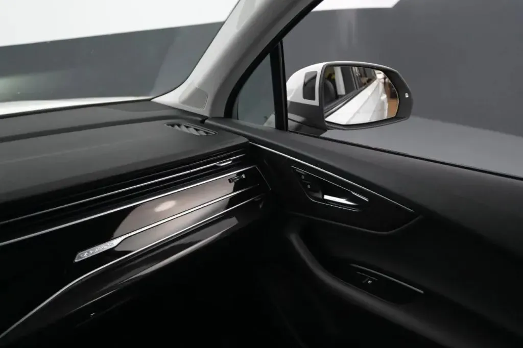 Audi Q7 photo 34