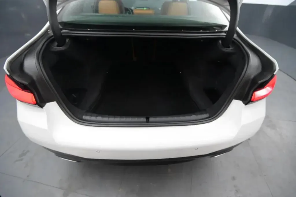 BMW 5 Series photo 47