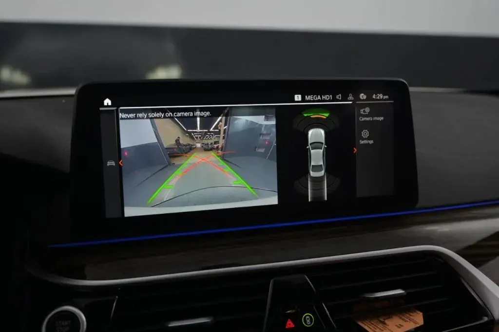 BMW 5 Series photo 26