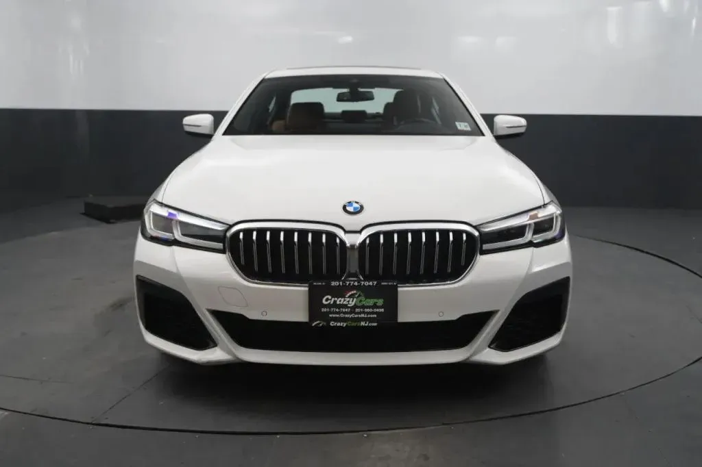 BMW 5 Series photo 8