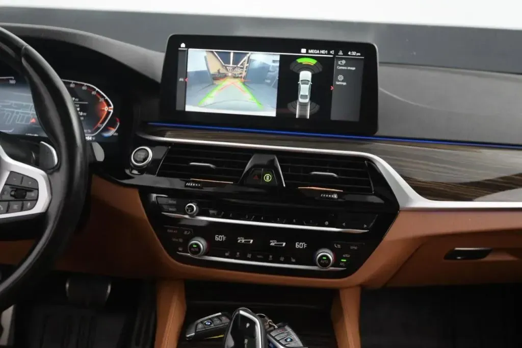 BMW 5 Series photo 34