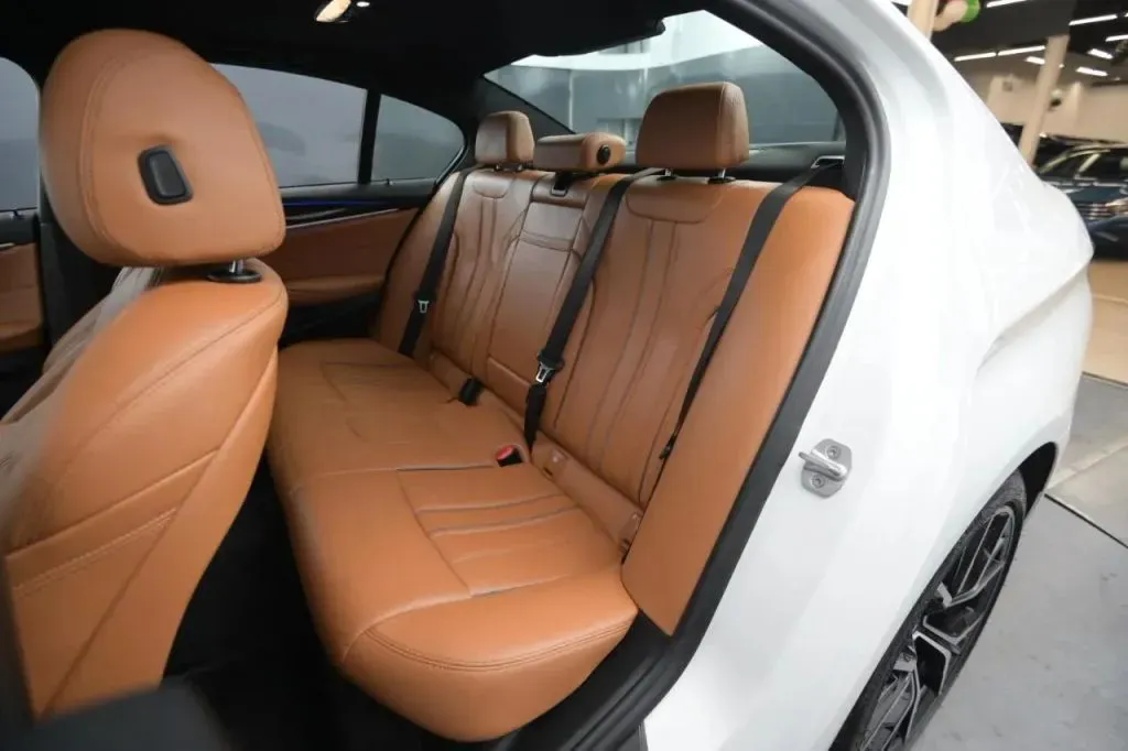 BMW 5 Series photo 46