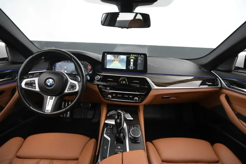 BMW 5 Series photo 33