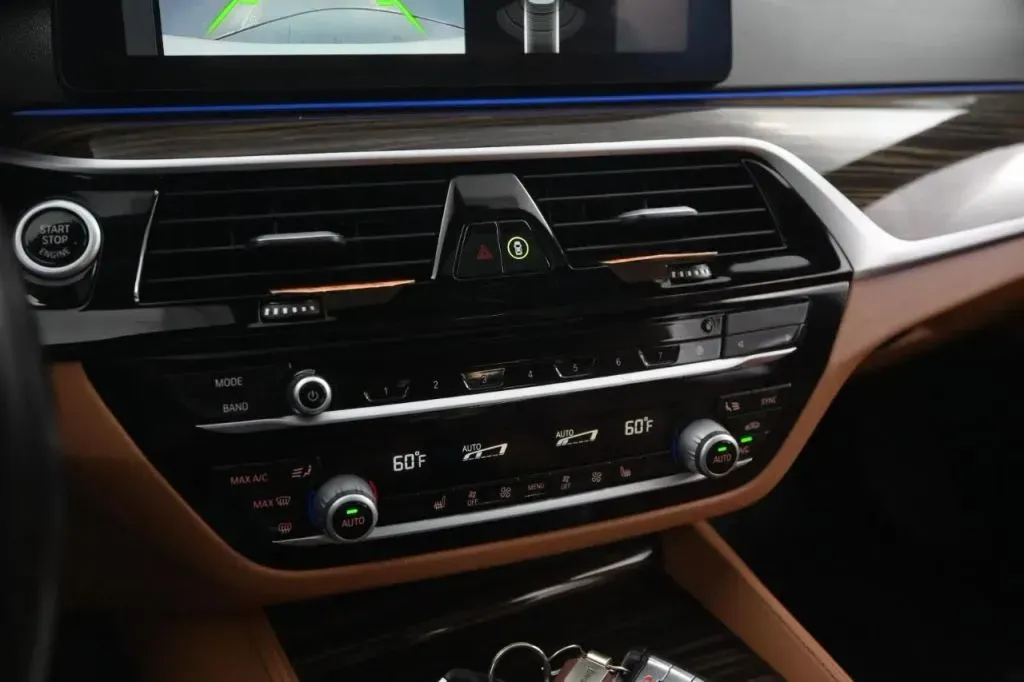BMW 5 Series photo 27