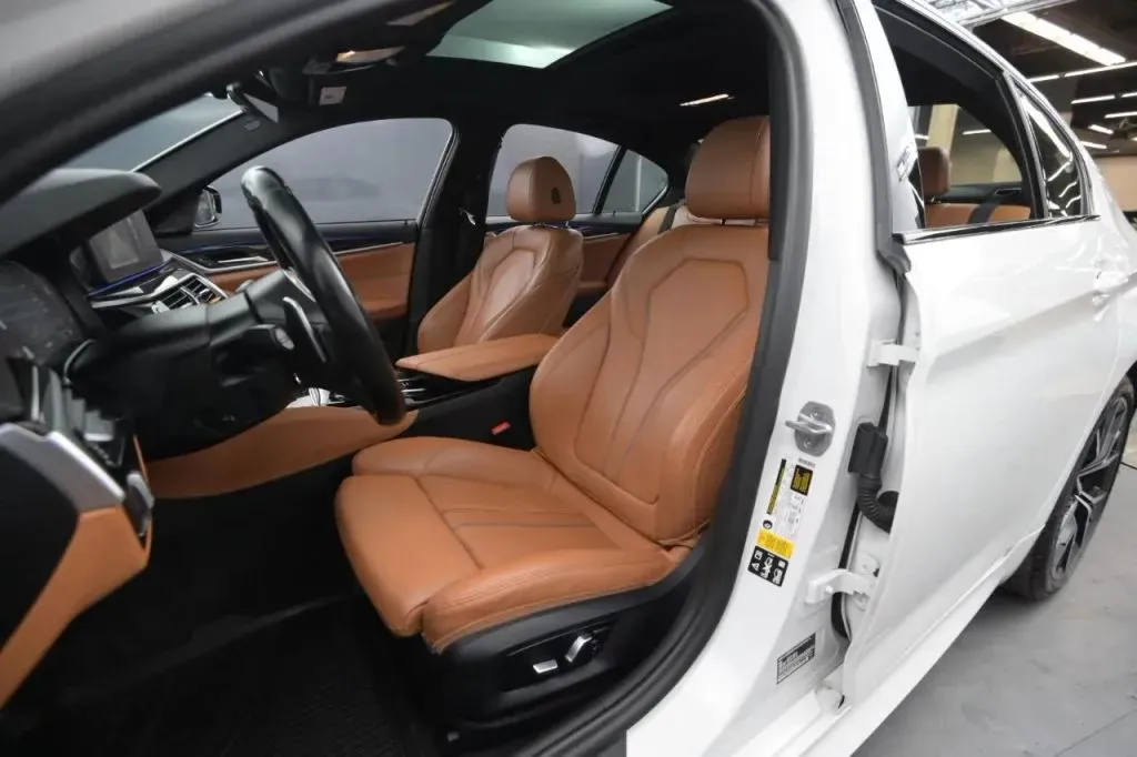 BMW 5 Series photo 41