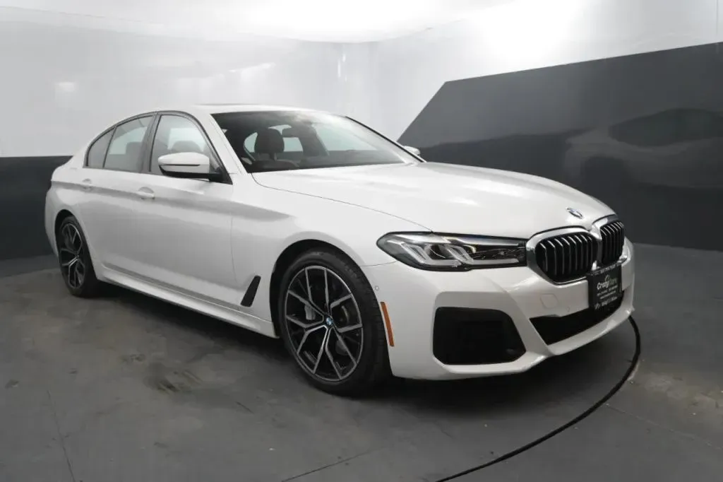 BMW 5 Series photo 7