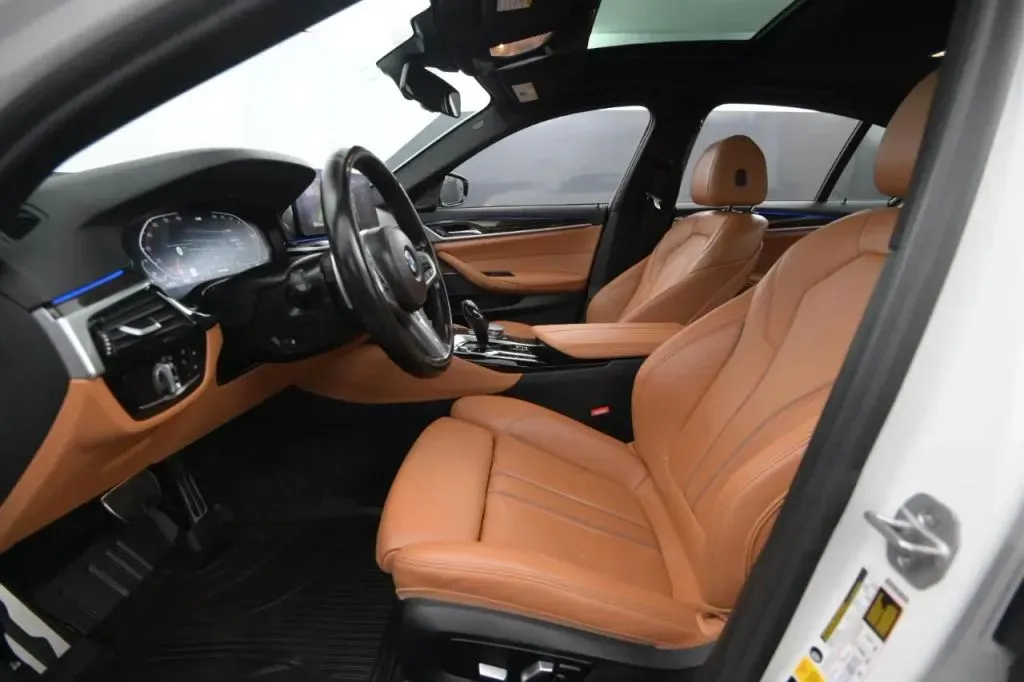 BMW 5 Series photo 39