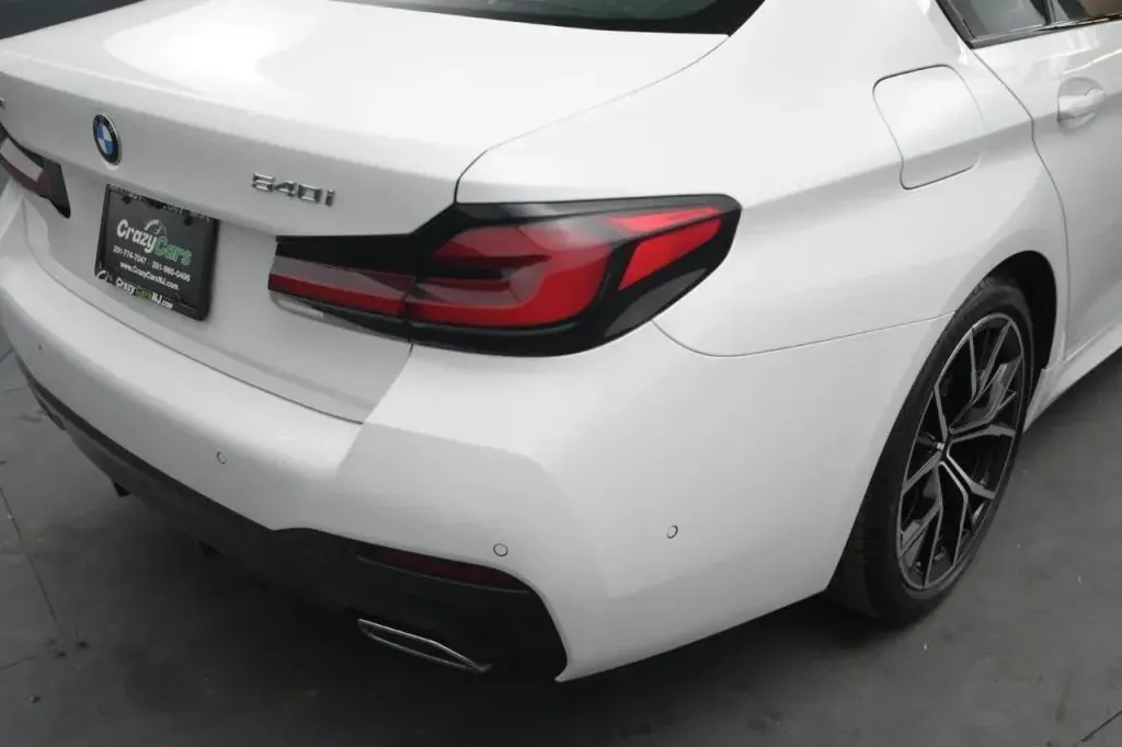 BMW 5 Series photo 16