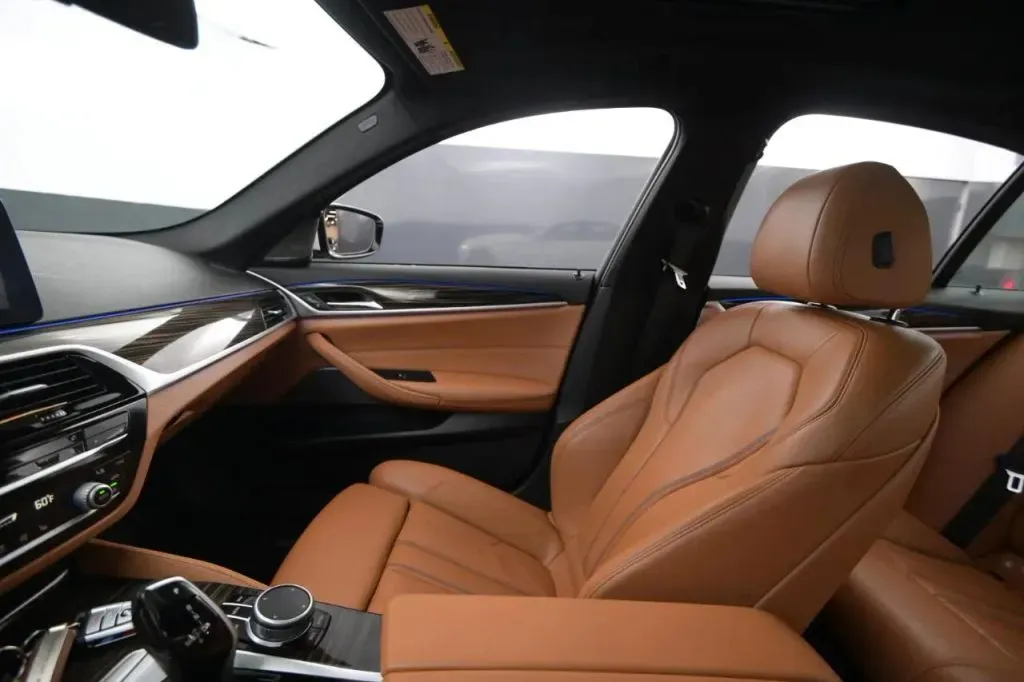 BMW 5 Series photo 29