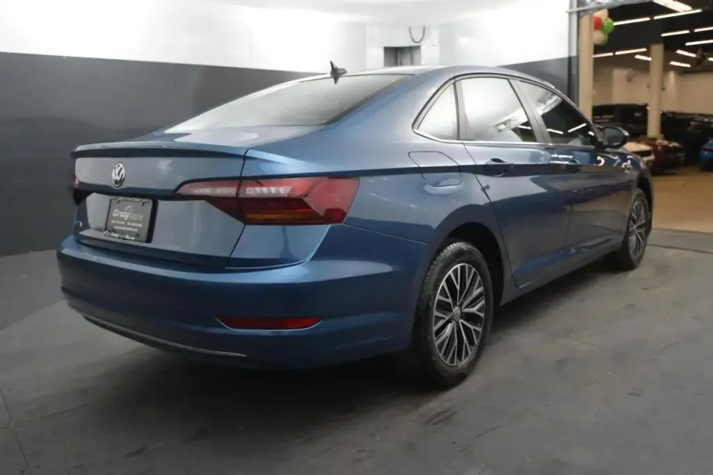 Volkswagen Jetta photo 4