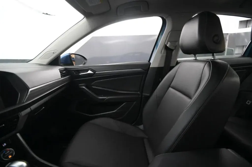 Volkswagen Jetta photo 24