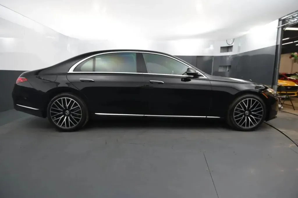 Mercedes-Benz S-Class photo 6